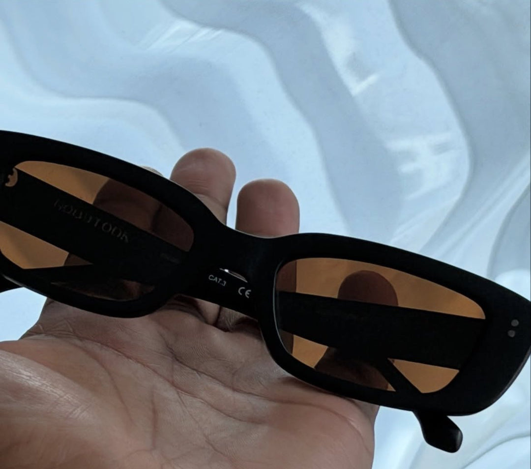 Personlig service. Rigtige mennesker. Ingen robotter. - GOOD LOOK